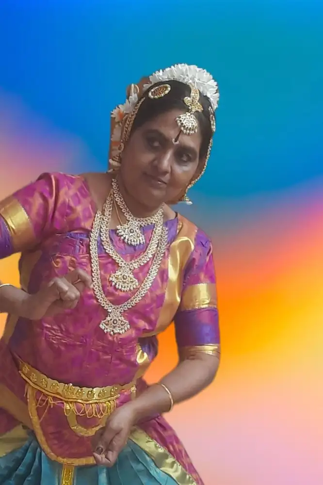 Sheela Ashok in Bharatanatyam costume and temple jewellery